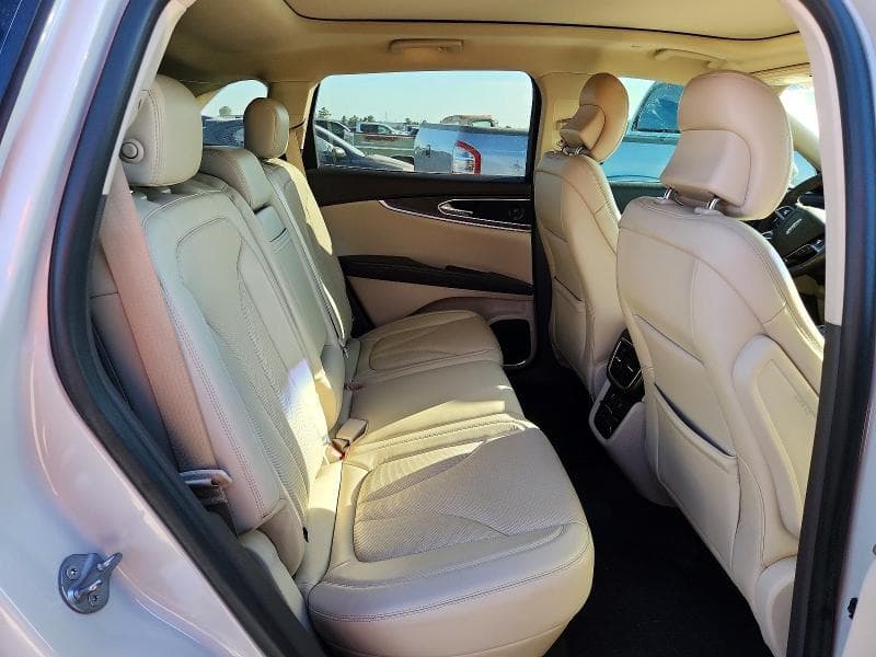 2019 LINCOLN NAUTILUS RESERVE 11