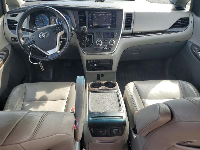 2017 TOYOTA SIENNA XLE PREMIUM 8-PASSENGER 8