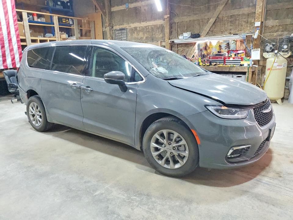 2023 CHRYSLER PACIFICA TOURING L 4