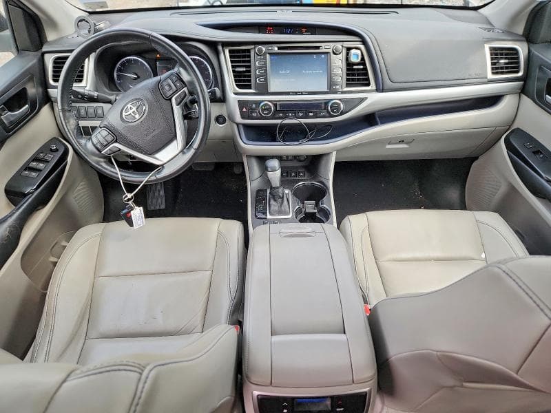 2018 TOYOTA HIGHLANDER XLE 8