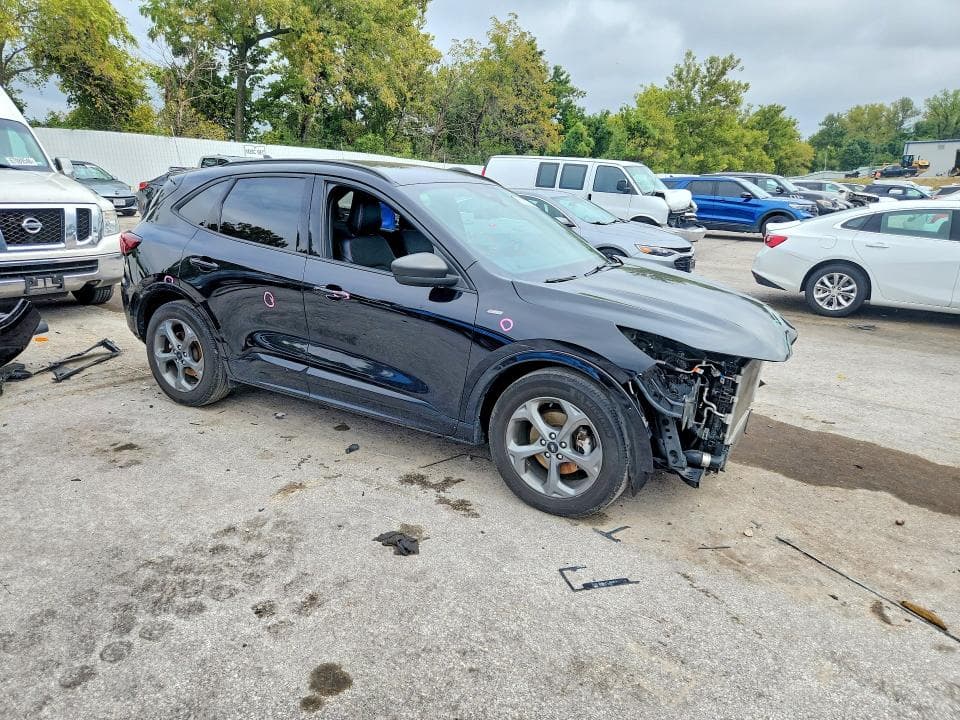 2024 FORD ESCAPE ST LINE 4