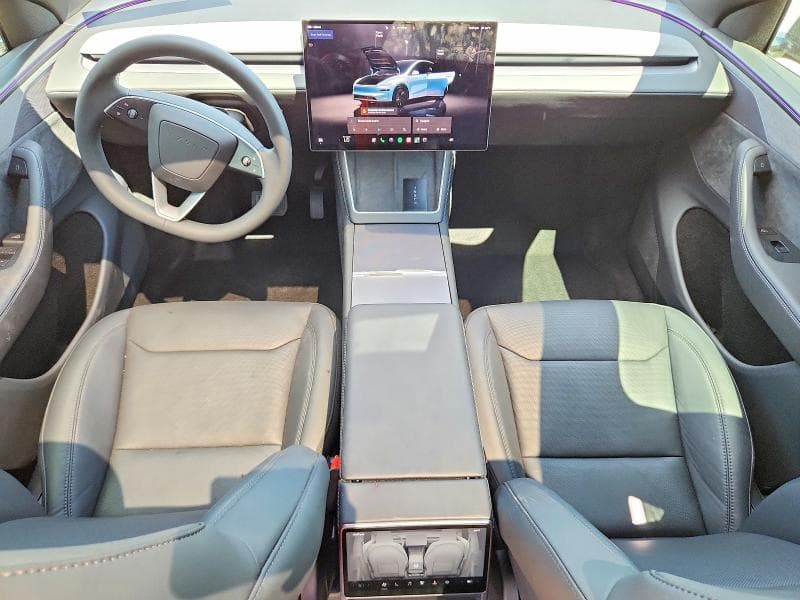 2026 TESLA MODEL Y 8