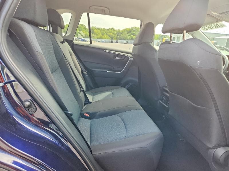 2025 TOYOTA RAV4 XLE 11