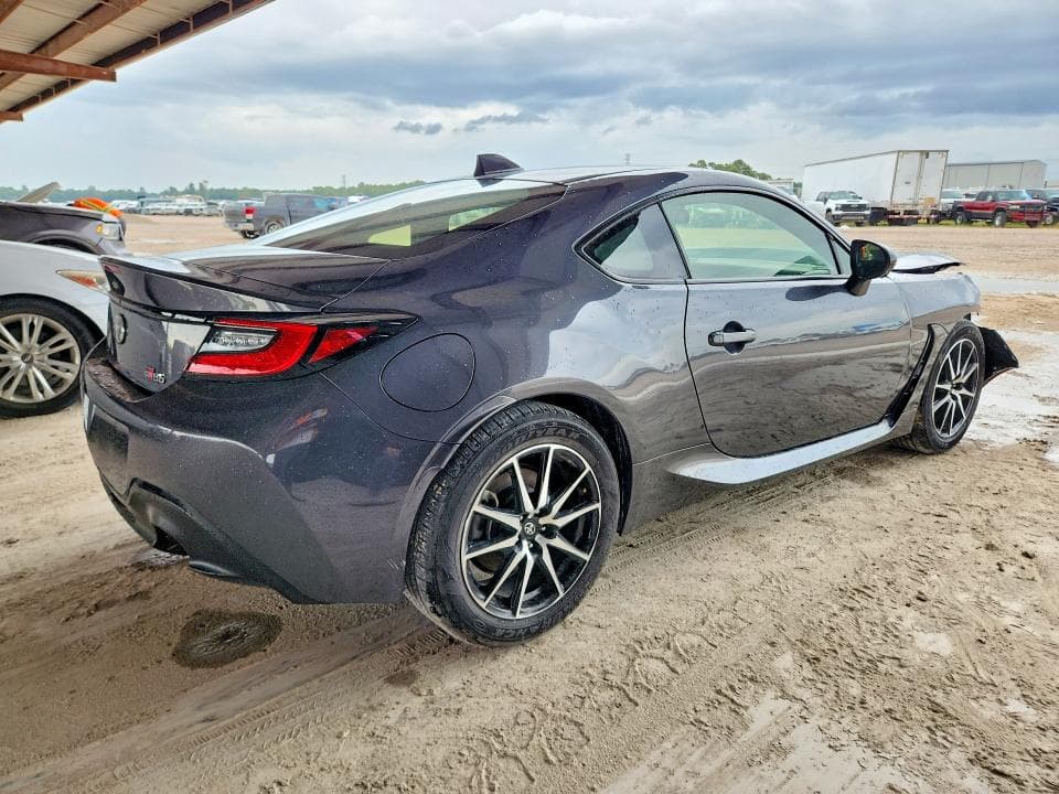 2024 TOYOTA GR86 BASE 3