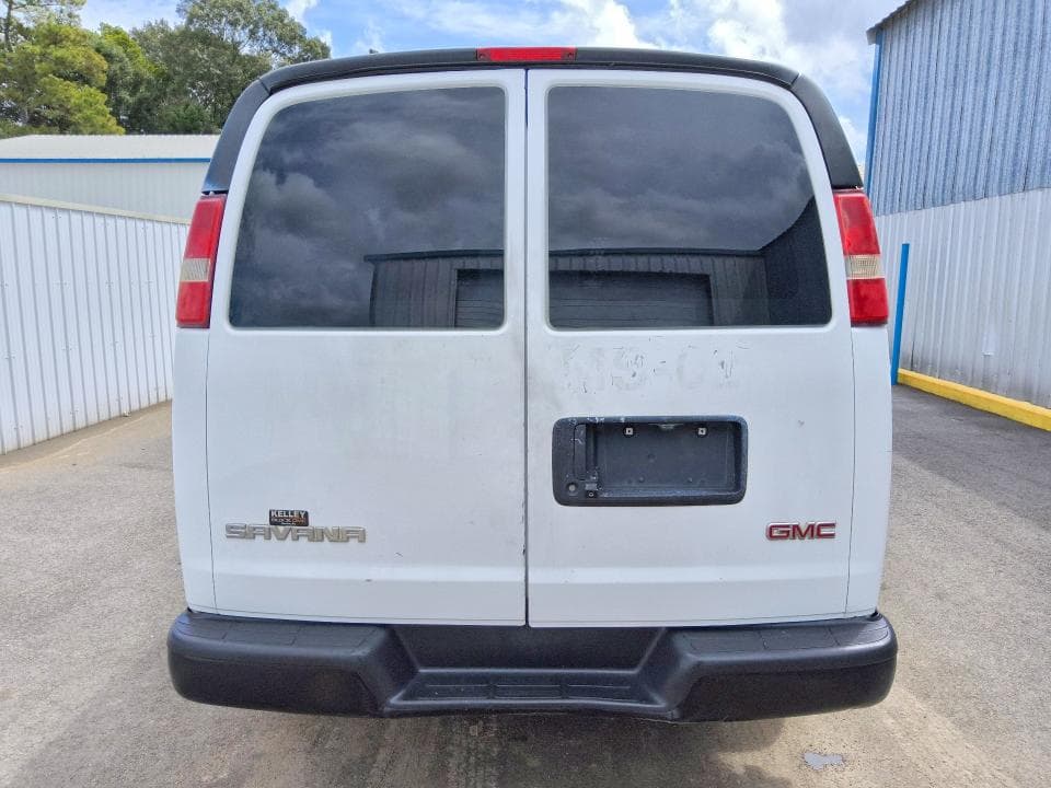 2017 GMC SAVANA G2500 6