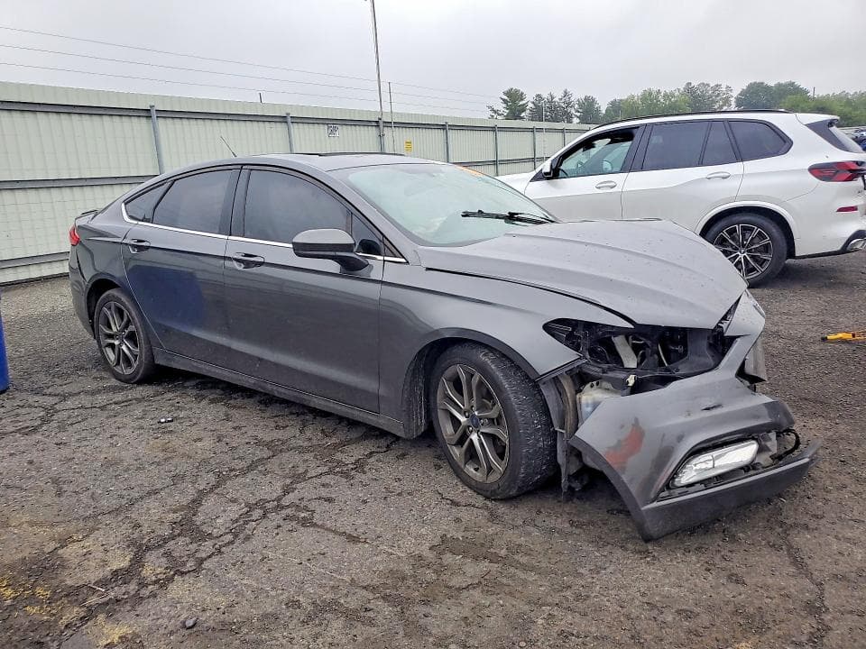 2017 FORD FUSION SE 4