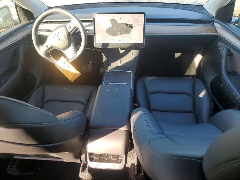 2024 TESLA MODEL Y 8