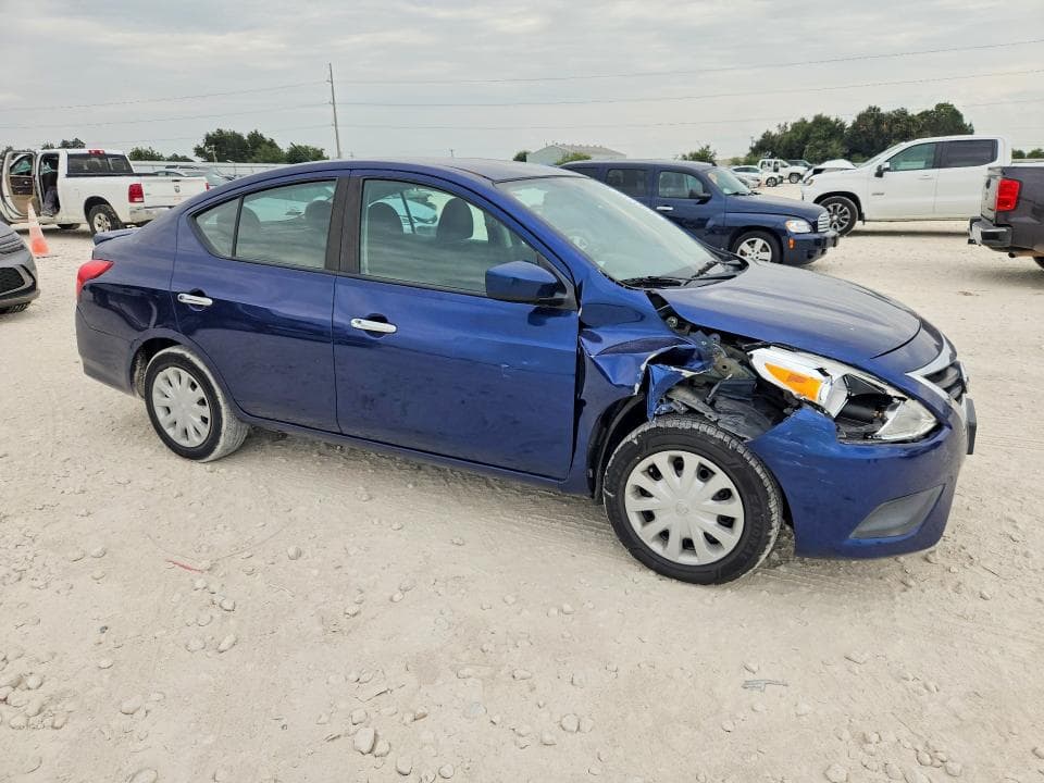2018 NISSAN VERSA SV 4