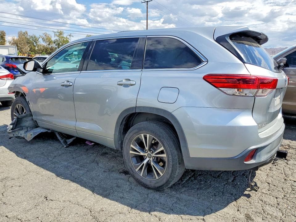 2017 TOYOTA HIGHLANDER LE PLUS 2
