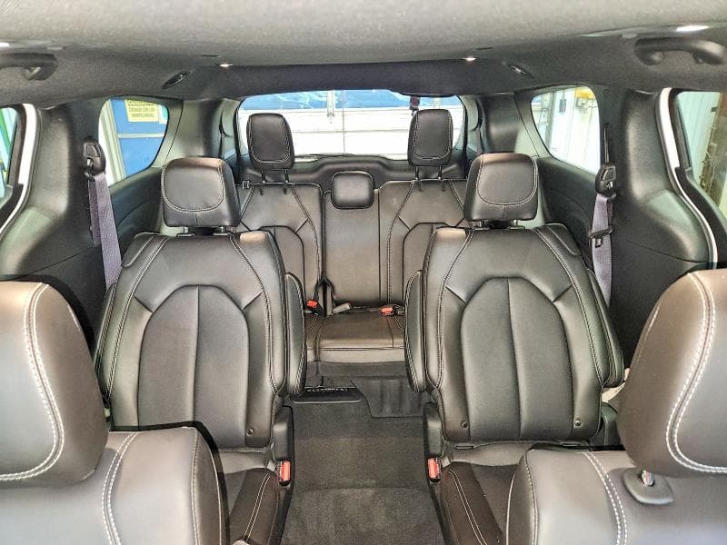 2027 CHRYSLER PACIFICA SELECT 10