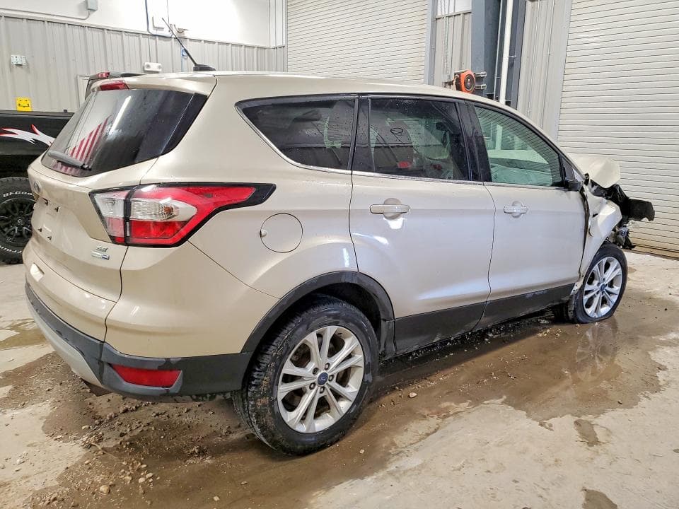 2017 FORD ESCAPE SE 3