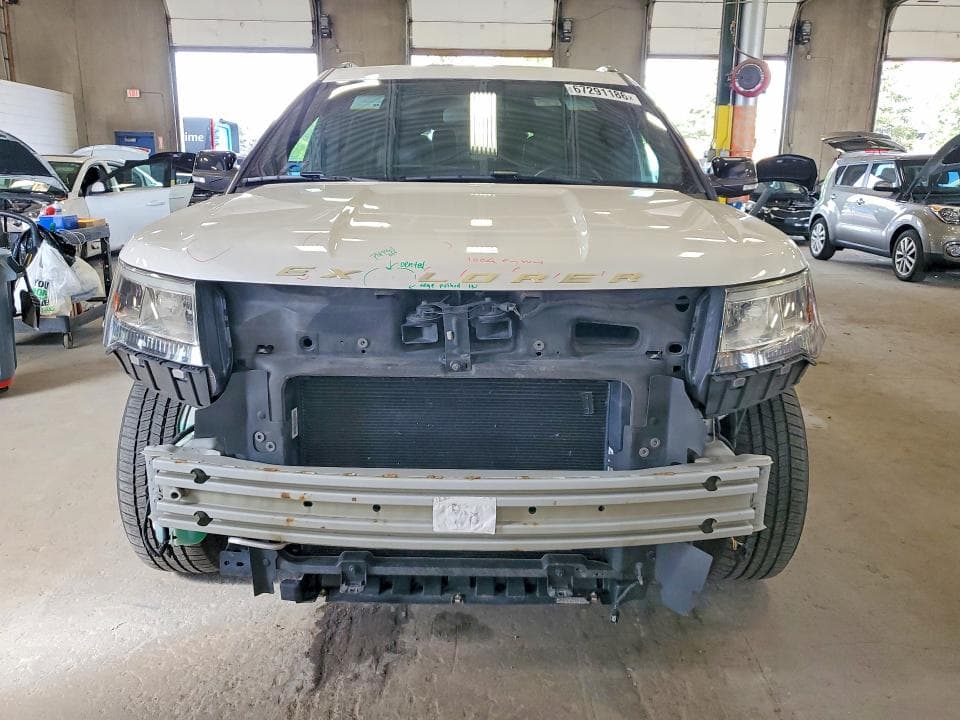 2017 FORD EXPLORER XLT 5
