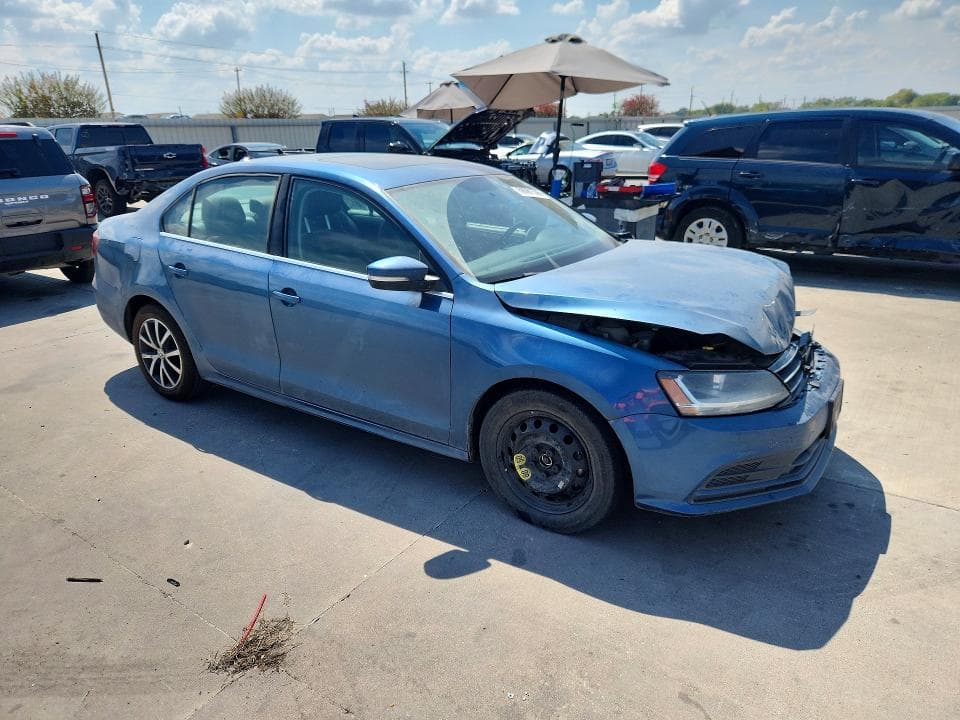 2017 VOLKSWAGEN JETTA SE 4
