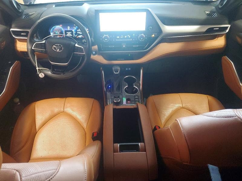 2023 TOYOTA HIGHLANDER PLATINUM 8