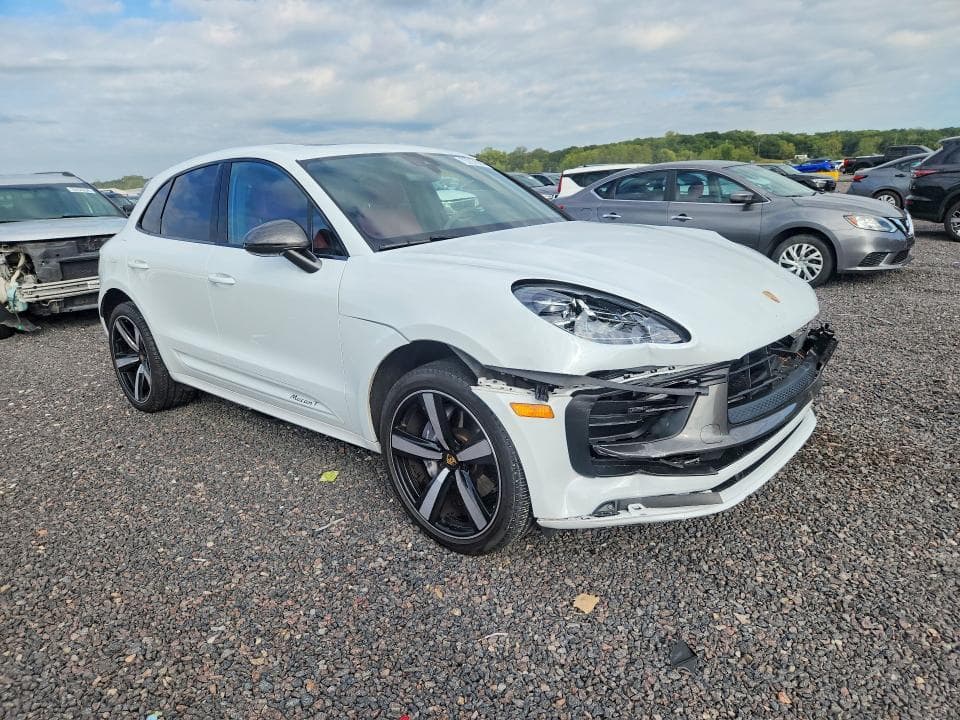 2024 PORSCHE MACAN BASE 4