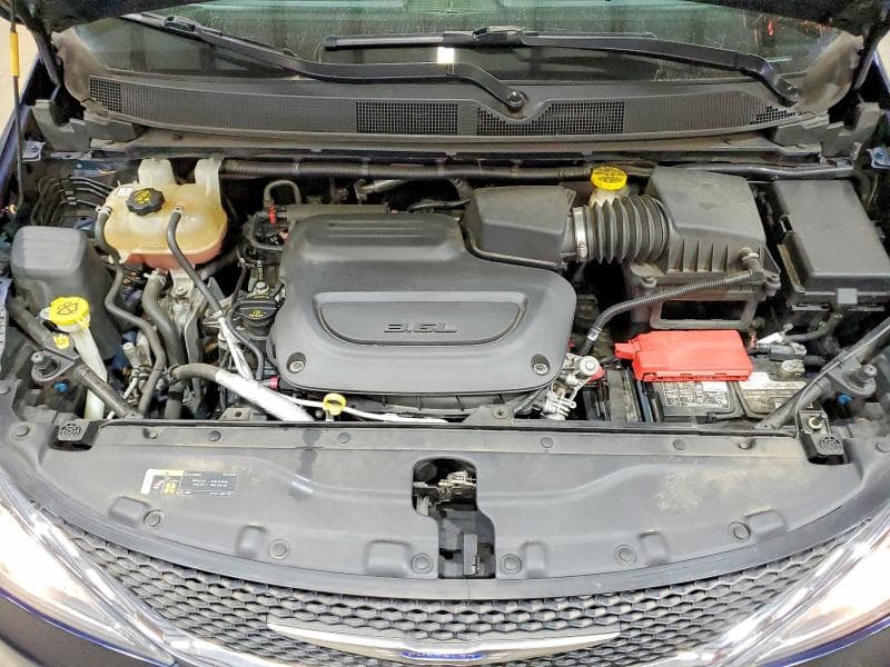 2019 CHRYSLER PACIFICA TOURING L 12