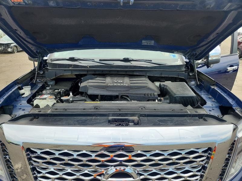 2019 NISSAN TITAN SL 11