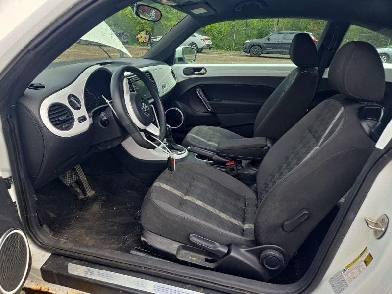 2017 VOLKSWAGEN BEETLE SE 7