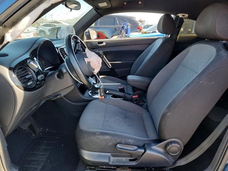 2019 VOLKSWAGEN BEETLE S 7