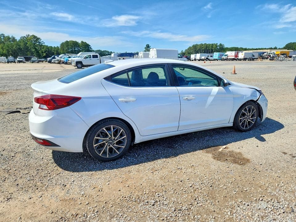 2019 HYUNDAI ELANTRA LIMITED 3