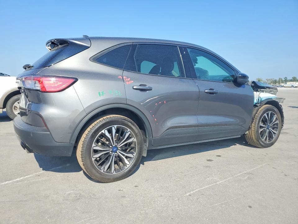 2021 FORD ESCAPE SE 3