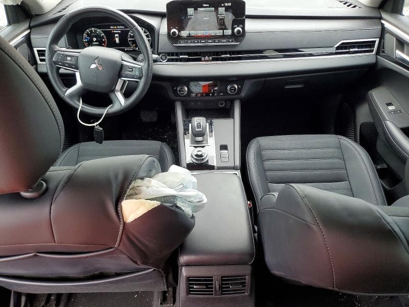 2024 MITSUBISHI OUTLANDER SE 8