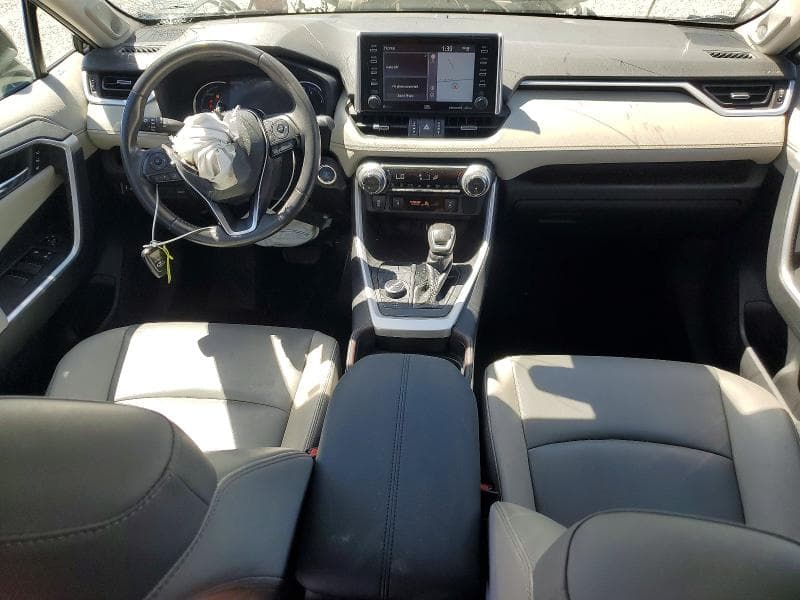 2020 TOYOTA RAV4 LIMITED 8