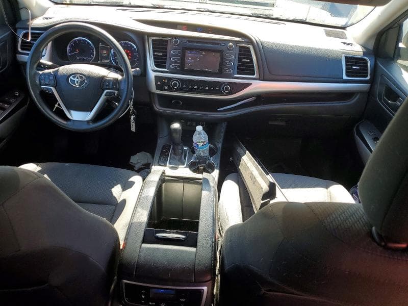 2018 TOYOTA HIGHLANDER LE 8