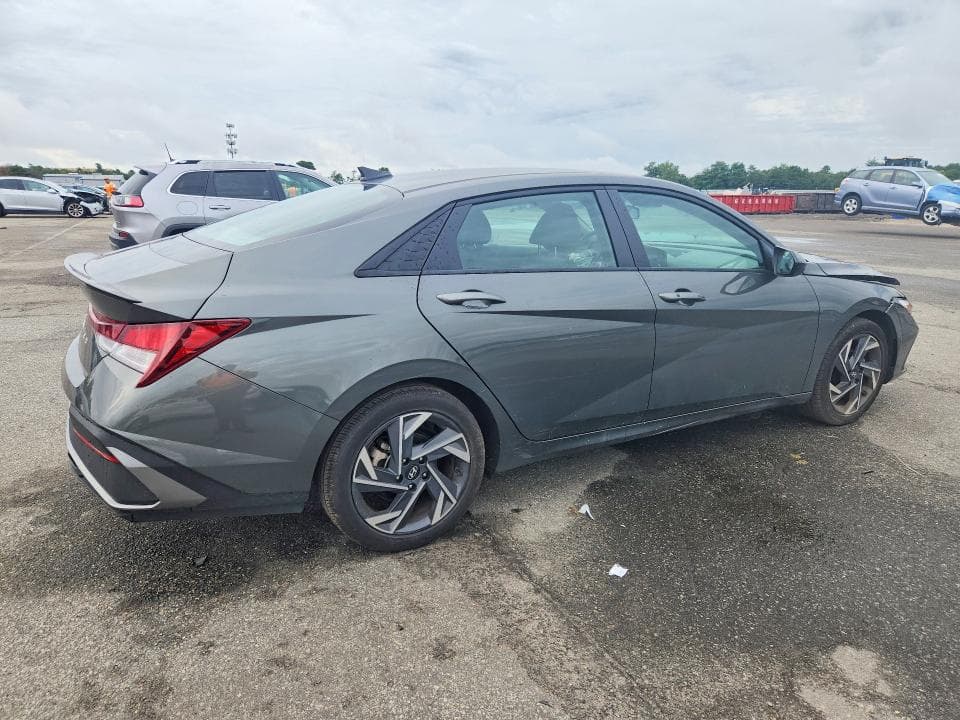 2025 HYUNDAI ELANTRA SEL SPORT 3
