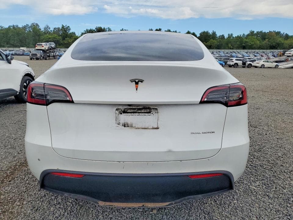 2023 TESLA MODEL Y 6