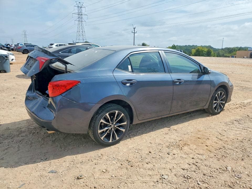 2018 TOYOTA COROLLA SE 3