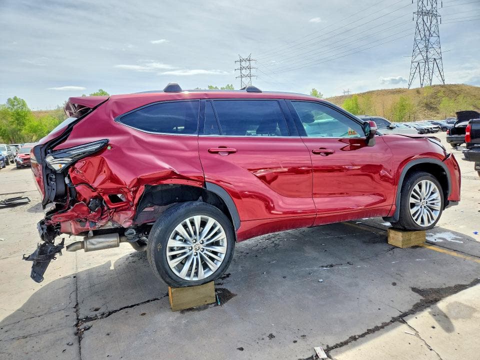 2024 TOYOTA HIGHLANDER PLATINUM 3