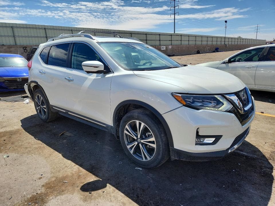 2017 NISSAN ROGUE SL 4