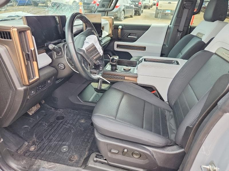 2025 GMC HUMMER PICKUP 2X 7