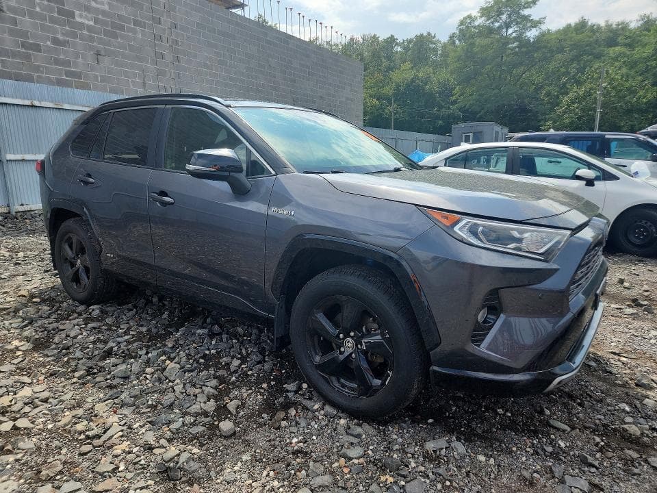 2020 TOYOTA RAV4 XSE 4