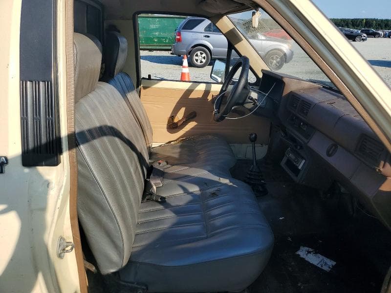 1985 TOYOTA 1 TON PICK 10