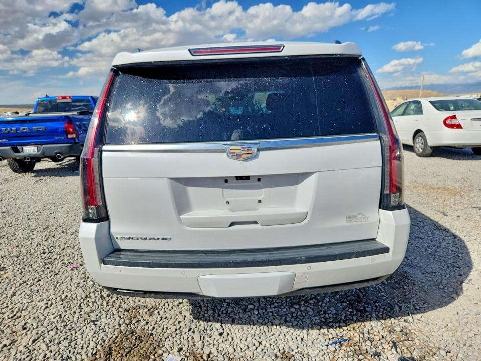 2017 CADILLAC ESCALADE LUXURY 6