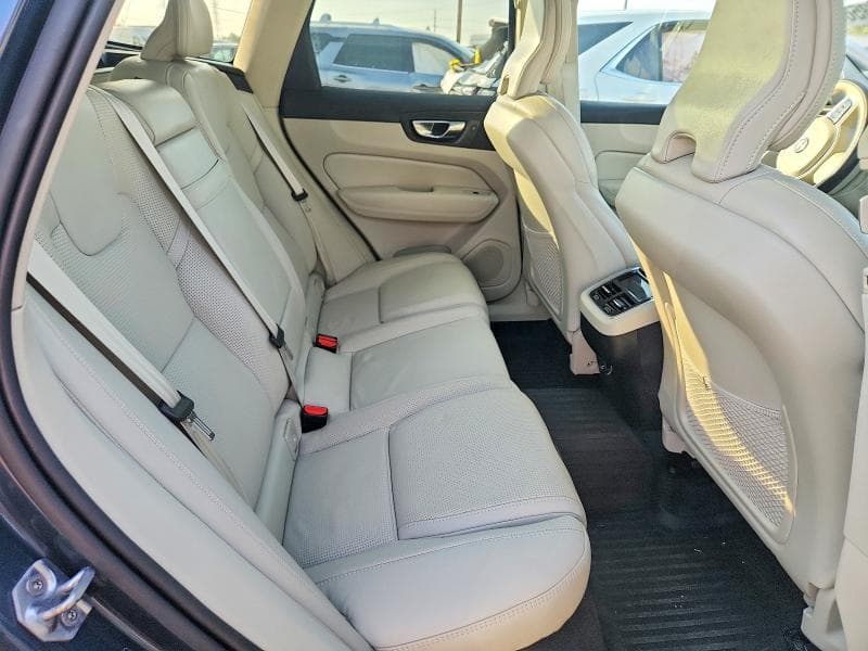 2020 VOLVO XC60 T6 INSCRIPTION 11