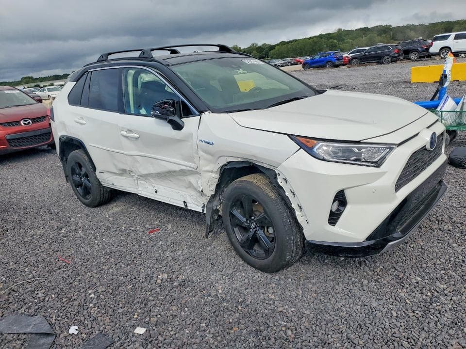 2019 TOYOTA RAV4 XSE 4