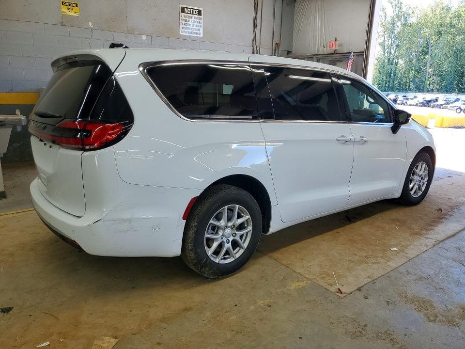2027 CHRYSLER PACIFICA SELECT 3