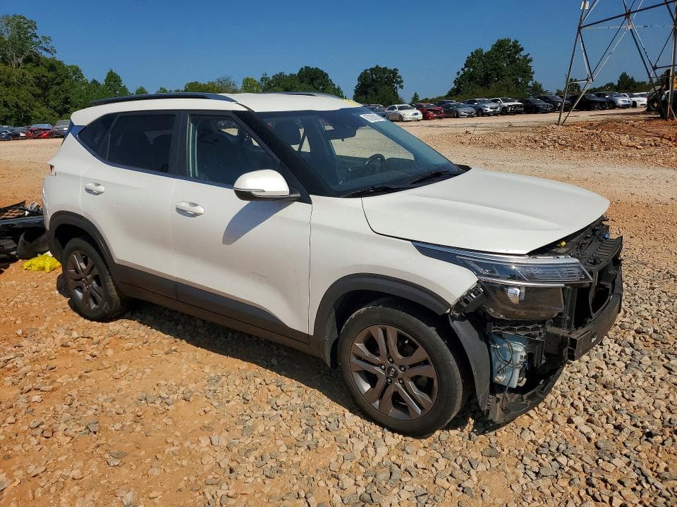 2021 KIA SELTOS S 4