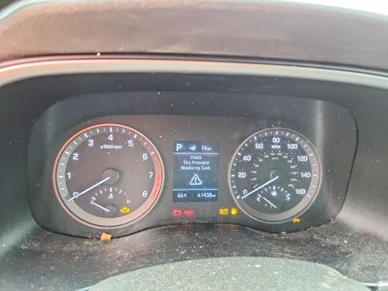 2020 HYUNDAI TUCSON SE 9