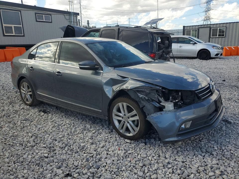 2017 VOLKSWAGEN JETTA SEL 4
