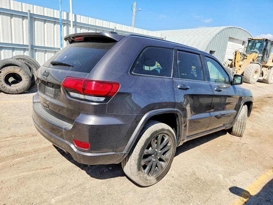 2020 JEEP GRAND CHEROKEE LAREDO 3