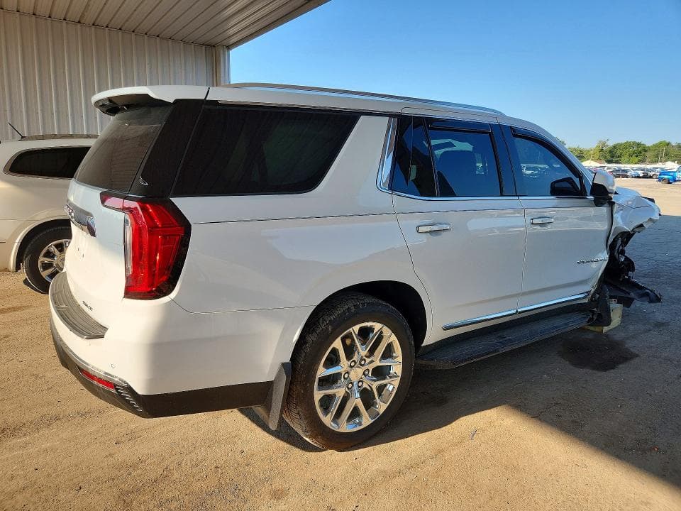 2023 GMC YUKON SLT 3
