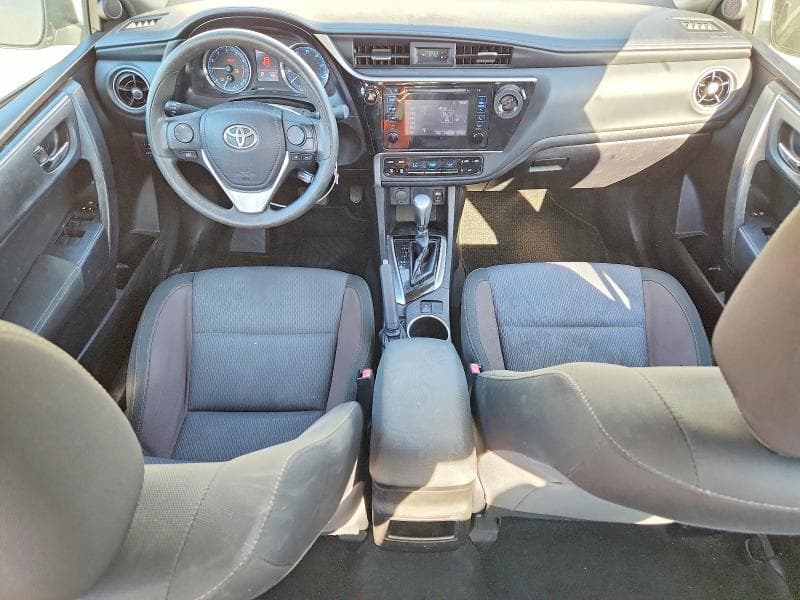 2019 TOYOTA COROLLA LE 8