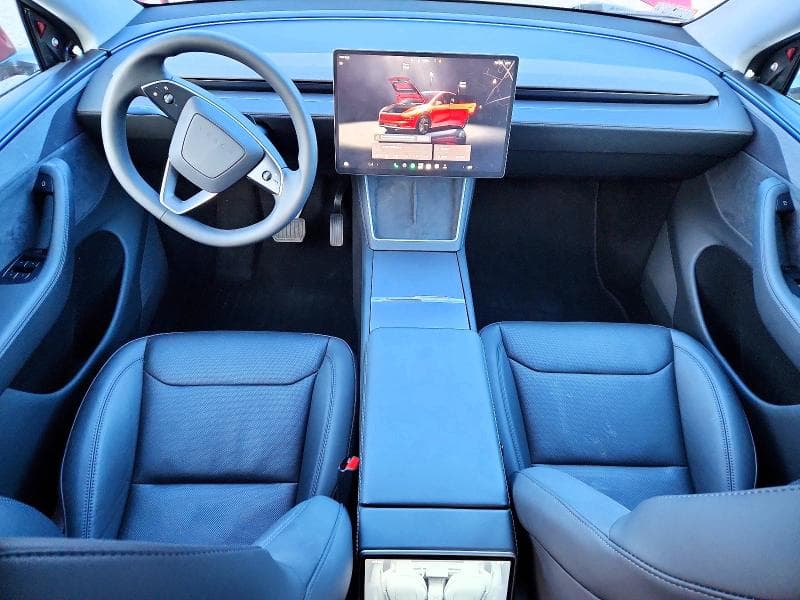 2026 TESLA MODEL Y 8