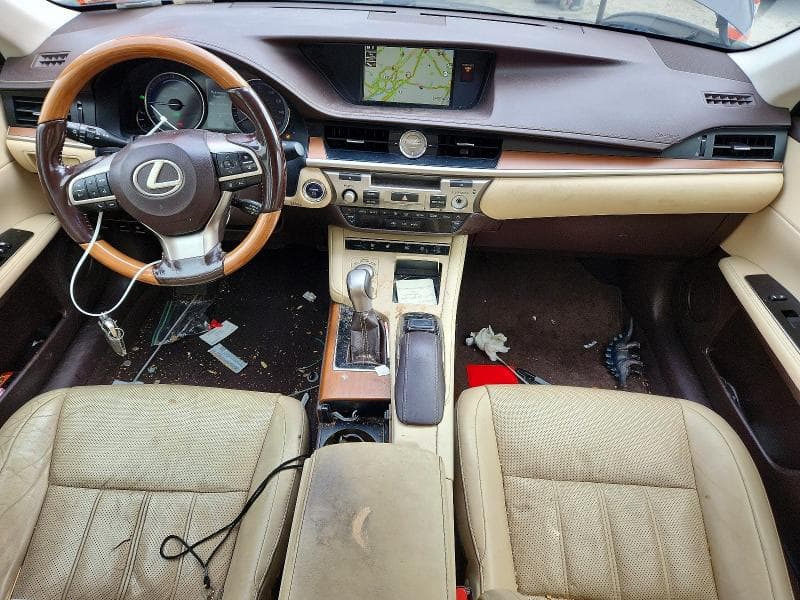 2017 LEXUS ES 300H 8