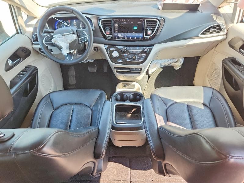 2024 CHRYSLER PACIFICA TOURING L 8