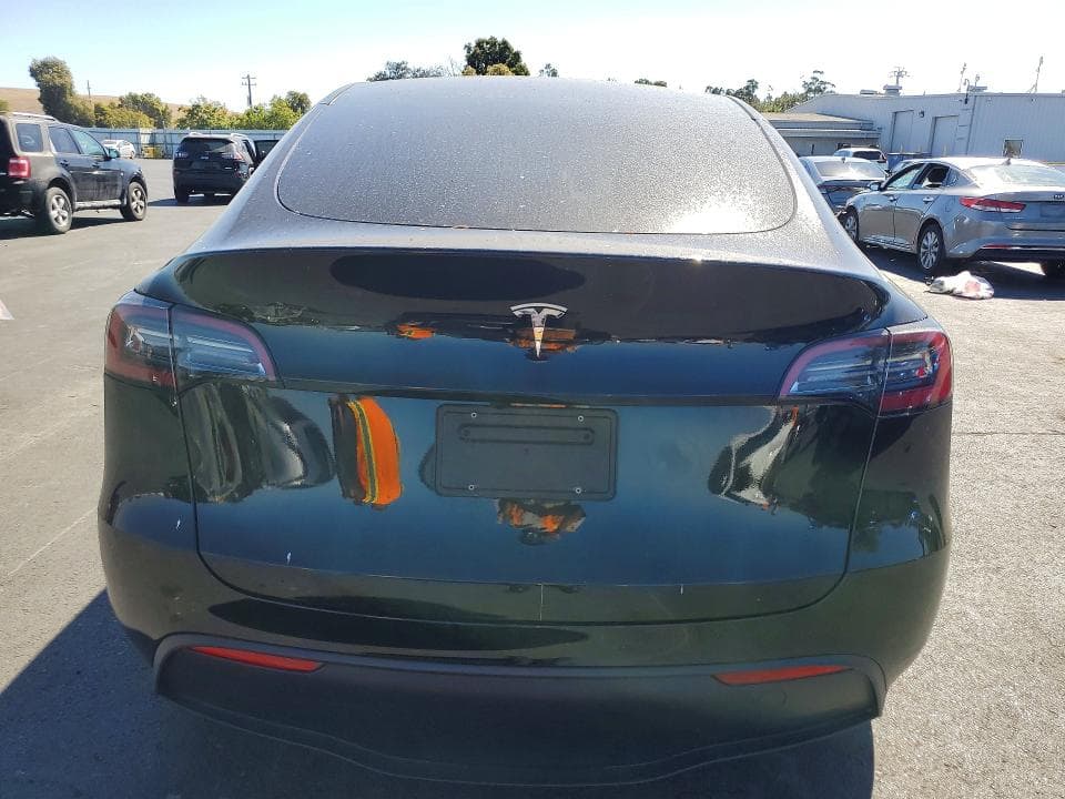 2024 TESLA MODEL Y 6